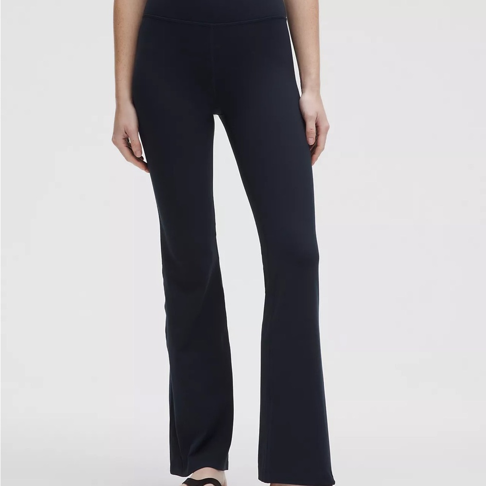 Lululemon Groove Nulu High-Rise Flared Navy Pant Regular 4